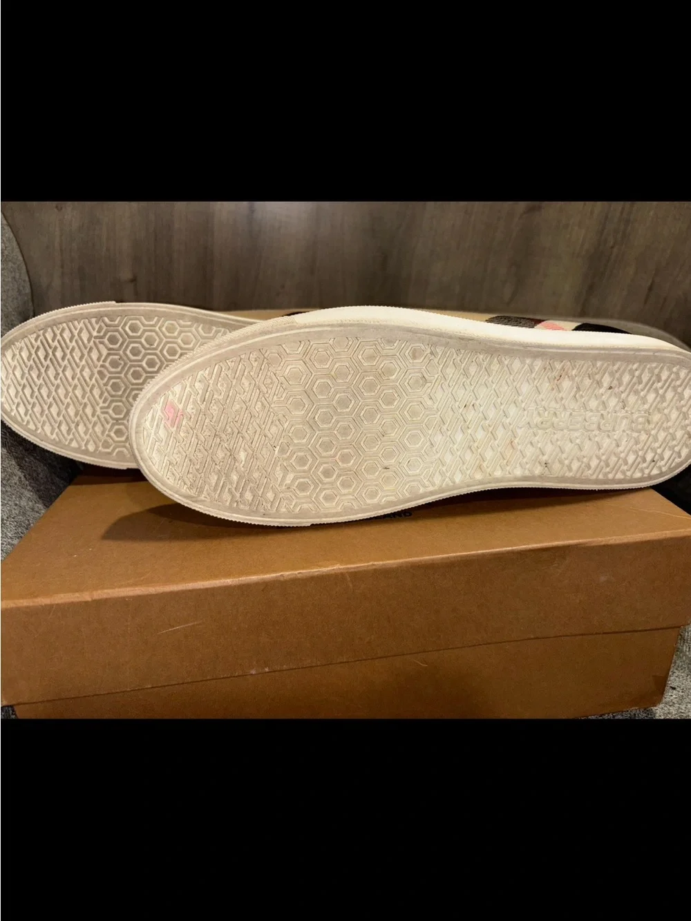 Burberry stylish low